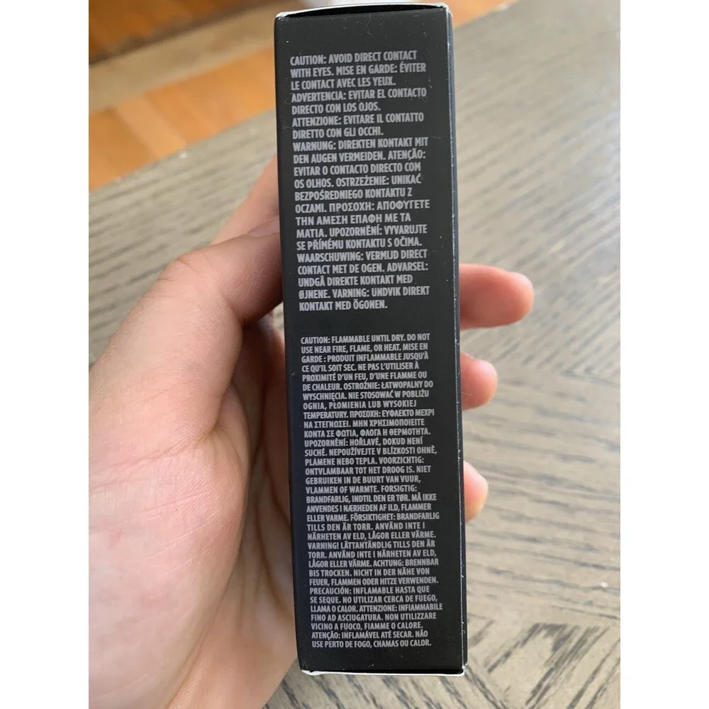 NIB Laura Mercier Real Flawless Weightless Perfecting Foundation - 4W1 Suntan